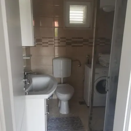 Apartmani Franceska Bol Exterior photo