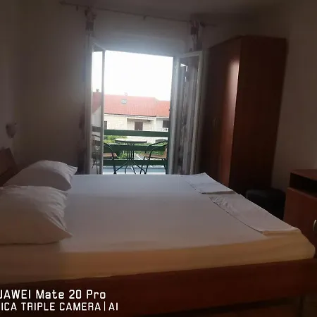 Apartmani Franceska Bol Exterior photo