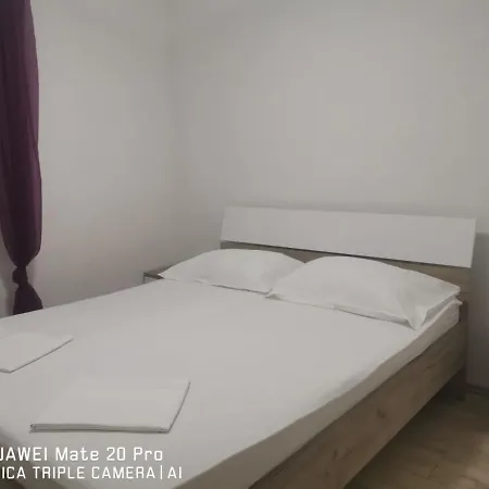 Apartmani Franceska Bol Exterior photo