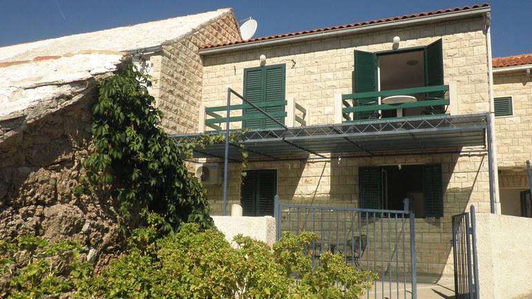 Franceska Apartment Bol